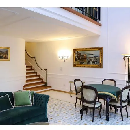 Luxury House Mergellina Appartement *